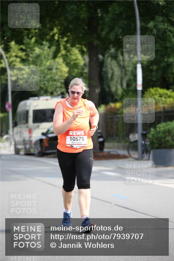 15.06.2025 - REWE Women's Run Jannik Wohlers http://msf.ph/oto/7939707 15.06.2025 09:57:50 Laufen 10575 meine-sportfotos.de