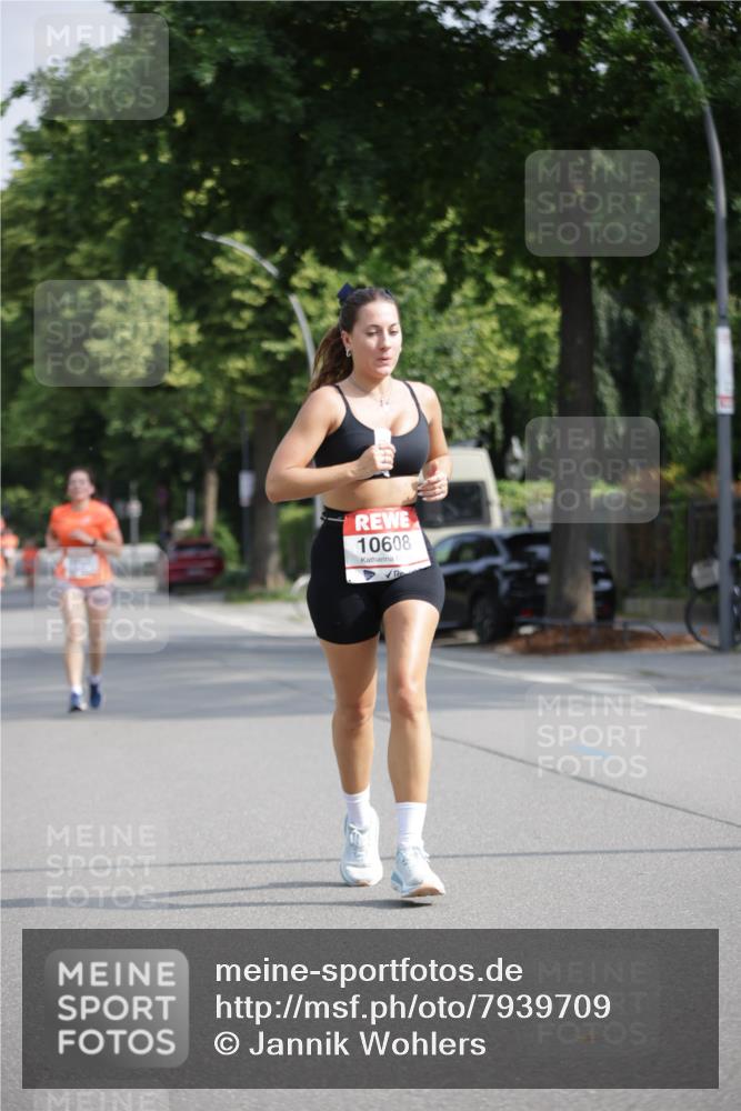 15.06.2025 - REWE Women's Run Jannik Wohlers http://msf.ph/oto/7939709 15.06.2025 08:44:56 Laufen 10608 meine-sportfotos.de