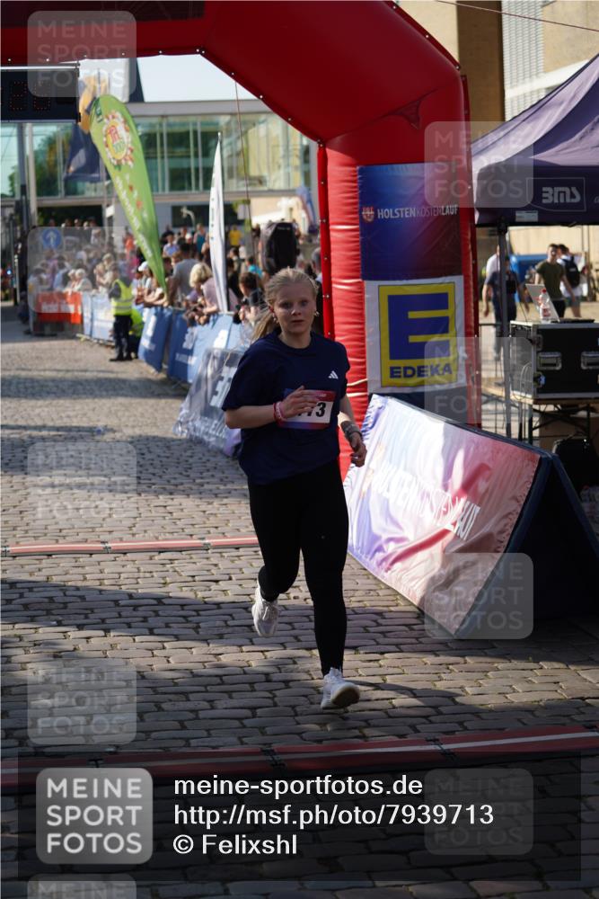 13.06.2025 - Holstenköstenlauf Felixshl http://msf.ph/oto/7939713 13.06.2025 18:06:28 Laufen 2405, 2943, 2945, 3297, 3760 meine-sportfotos.de