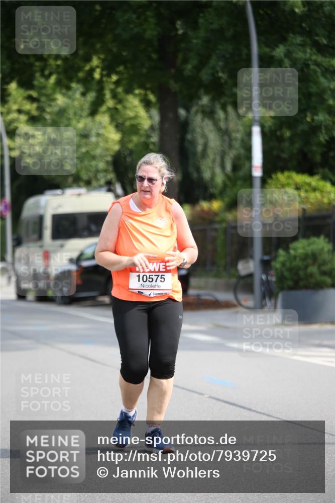 15.06.2025 - REWE Women's Run Jannik Wohlers http://msf.ph/oto/7939725 15.06.2025 09:57:51 Laufen 10575 meine-sportfotos.de