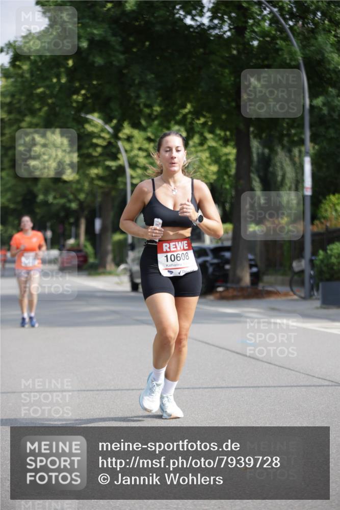 15.06.2025 - REWE Women's Run Jannik Wohlers http://msf.ph/oto/7939728 15.06.2025 08:44:57 Laufen 10608 meine-sportfotos.de