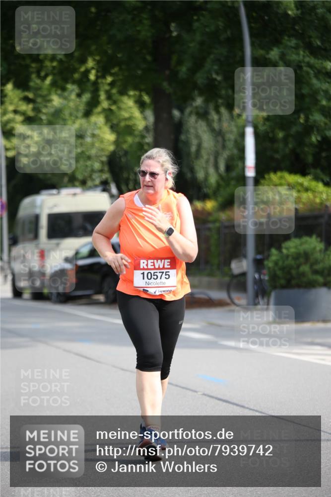 15.06.2025 - REWE Women's Run Jannik Wohlers http://msf.ph/oto/7939742 15.06.2025 09:57:51 Laufen 10575 meine-sportfotos.de