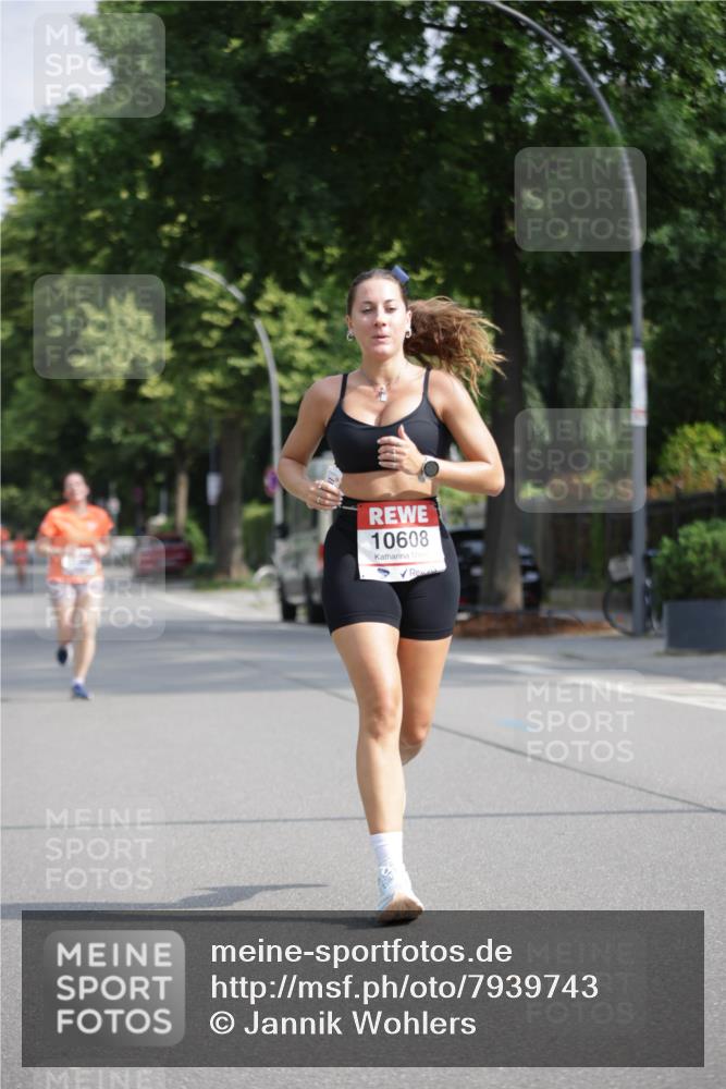 15.06.2025 - REWE Women's Run Jannik Wohlers http://msf.ph/oto/7939743 15.06.2025 08:44:57 Laufen 10608 meine-sportfotos.de