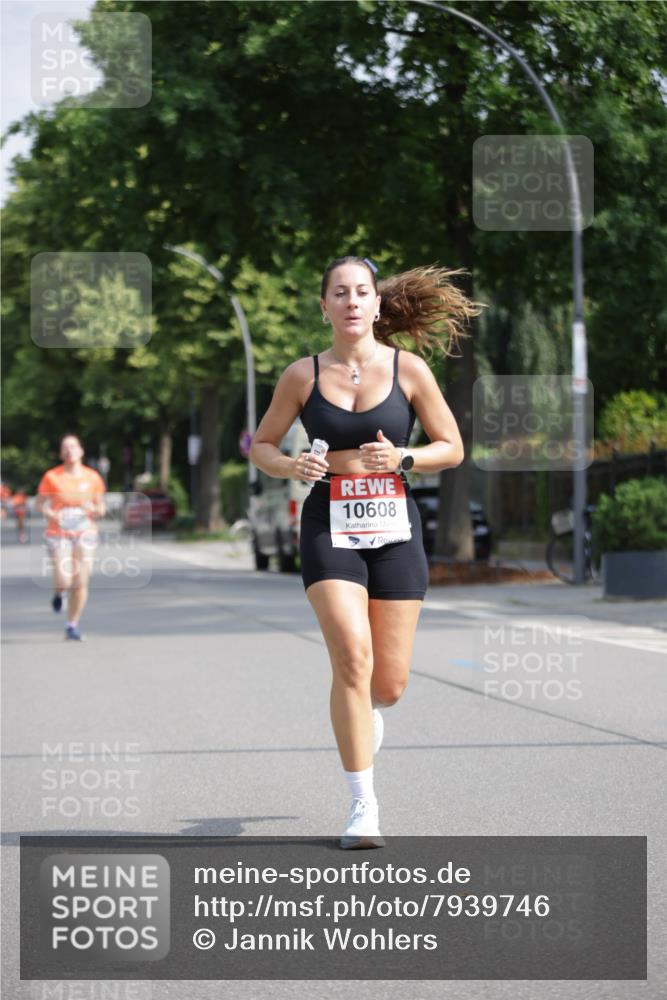 15.06.2025 - REWE Women's Run Jannik Wohlers http://msf.ph/oto/7939746 15.06.2025 08:44:57 Laufen 10608 meine-sportfotos.de