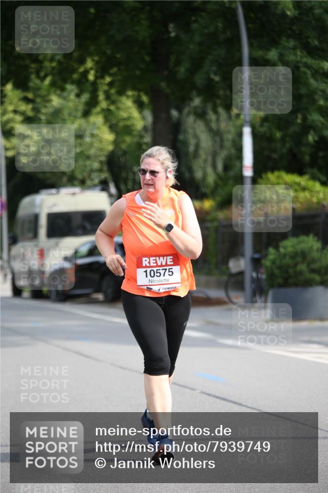 15.06.2025 - REWE Women's Run Jannik Wohlers http://msf.ph/oto/7939749 15.06.2025 09:57:51 Laufen 10575 meine-sportfotos.de