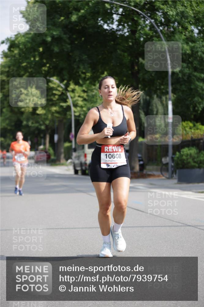 15.06.2025 - REWE Women's Run Jannik Wohlers http://msf.ph/oto/7939754 15.06.2025 08:44:57 Laufen 10608 meine-sportfotos.de
