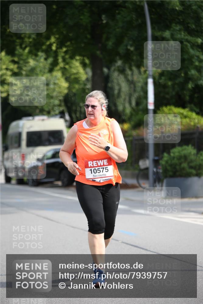 15.06.2025 - REWE Women's Run Jannik Wohlers http://msf.ph/oto/7939757 15.06.2025 09:57:51 Laufen 10575 meine-sportfotos.de