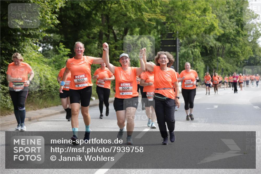 15.06.2025 - REWE Women's Run Jannik Wohlers http://msf.ph/oto/7939758 15.06.2025 10:14:49 Laufen 5035, 1516, 5237, 5036, 5382, 5588 meine-sportfotos.de