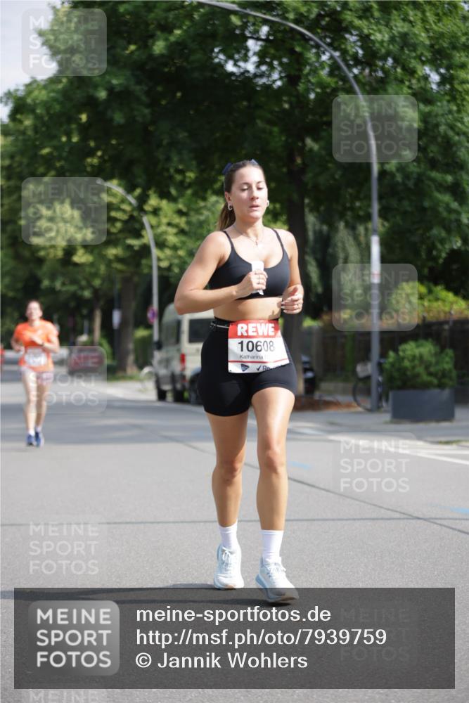 15.06.2025 - REWE Women's Run Jannik Wohlers http://msf.ph/oto/7939759 15.06.2025 08:44:57 Laufen 10608 meine-sportfotos.de
