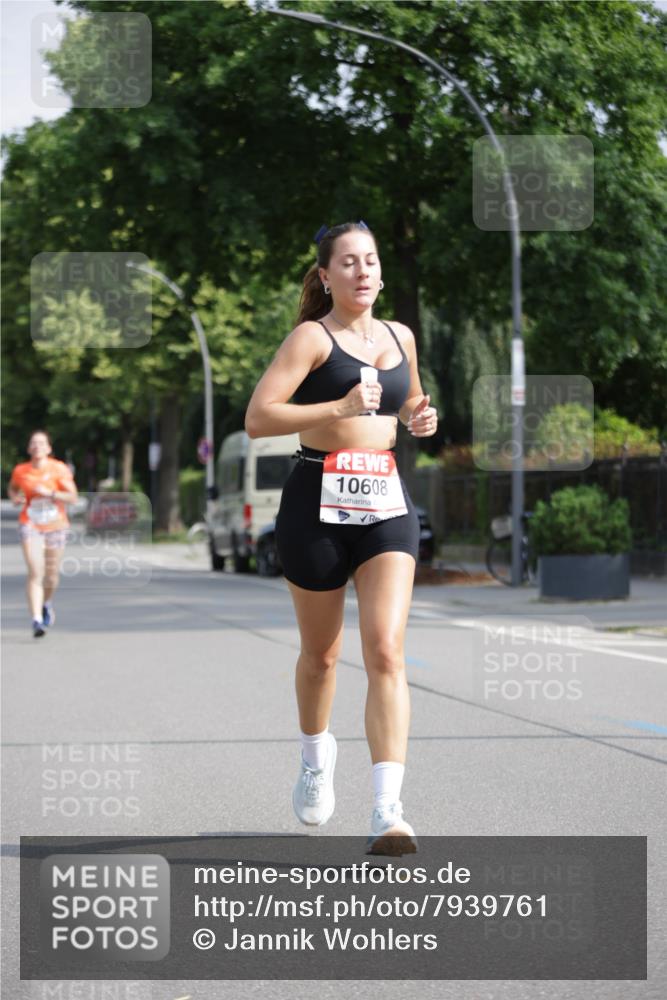 15.06.2025 - REWE Women's Run Jannik Wohlers http://msf.ph/oto/7939761 15.06.2025 08:44:57 Laufen 10608 meine-sportfotos.de