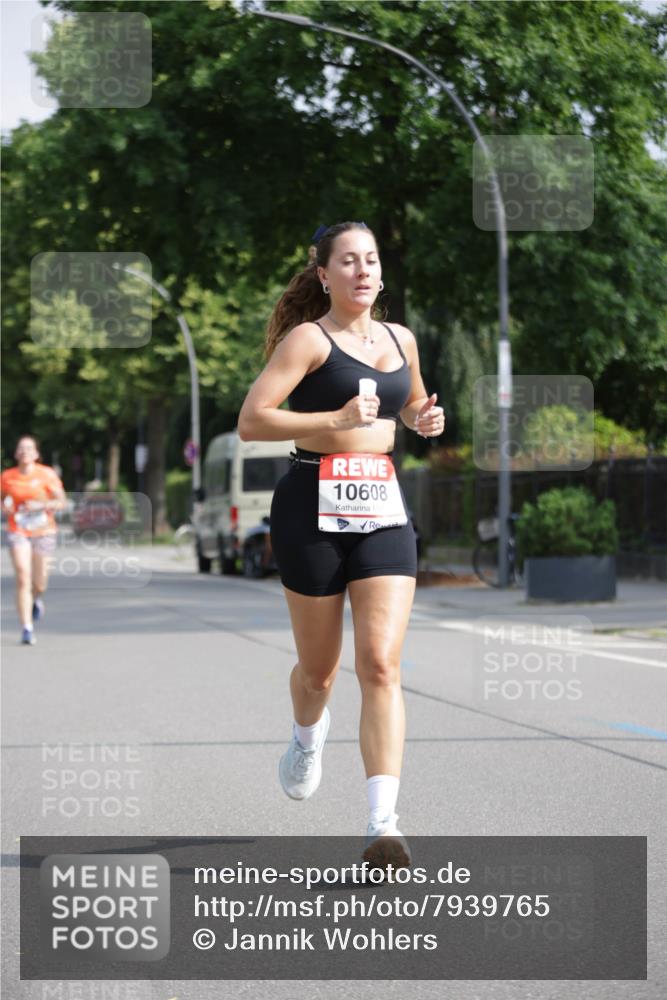 15.06.2025 - REWE Women's Run Jannik Wohlers http://msf.ph/oto/7939765 15.06.2025 08:44:57 Laufen 10608 meine-sportfotos.de