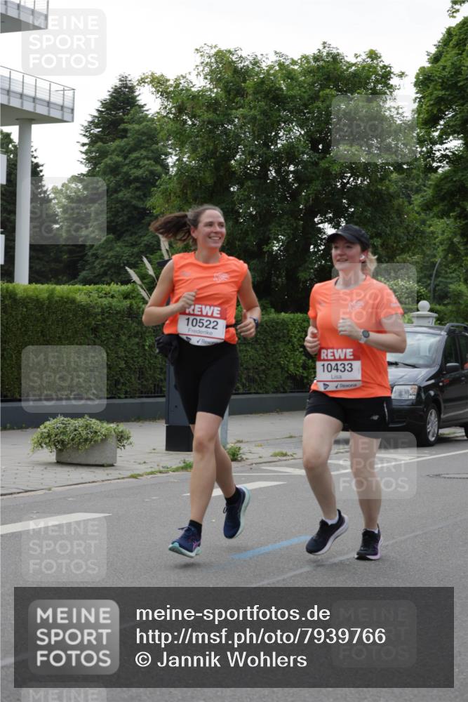 15.06.2025 - REWE Women's Run Jannik Wohlers http://msf.ph/oto/7939766 15.06.2025 08:27:35 Laufen 10522, 10433 meine-sportfotos.de