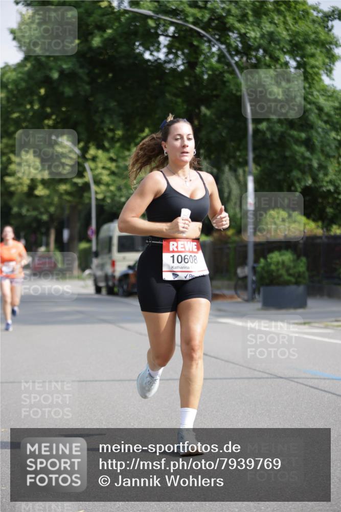 15.06.2025 - REWE Women's Run Jannik Wohlers http://msf.ph/oto/7939769 15.06.2025 08:44:57 Laufen 10608 meine-sportfotos.de