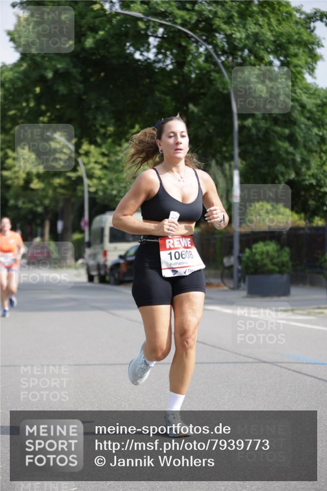 15.06.2025 - REWE Women's Run Jannik Wohlers http://msf.ph/oto/7939773 15.06.2025 08:44:57 Laufen 10608 meine-sportfotos.de