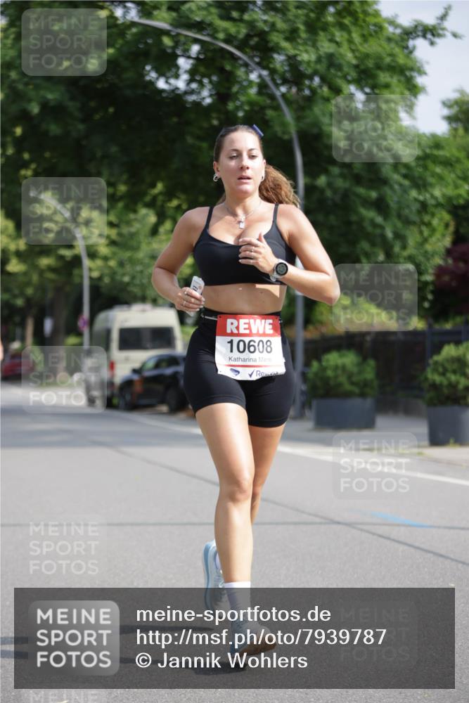 15.06.2025 - REWE Women's Run Jannik Wohlers http://msf.ph/oto/7939787 15.06.2025 08:44:57 Laufen 10608 meine-sportfotos.de