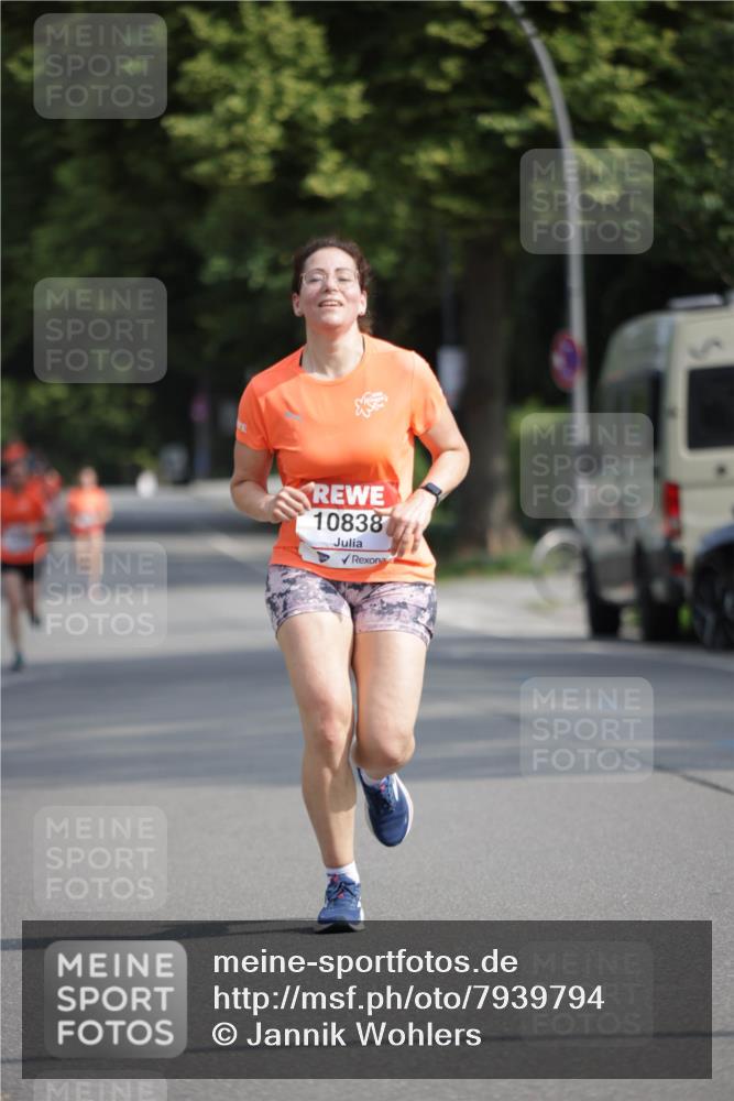 15.06.2025 - REWE Women's Run Jannik Wohlers http://msf.ph/oto/7939794 15.06.2025 08:44:59 Laufen 10838 meine-sportfotos.de