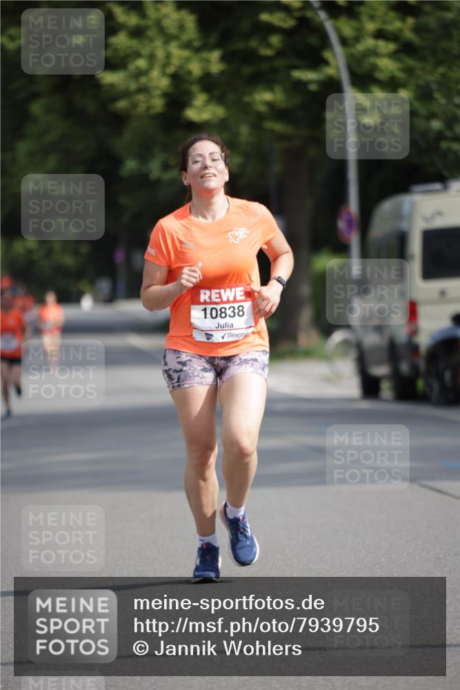 15.06.2025 - REWE Women's Run Jannik Wohlers http://msf.ph/oto/7939795 15.06.2025 08:44:59 Laufen 10838 meine-sportfotos.de