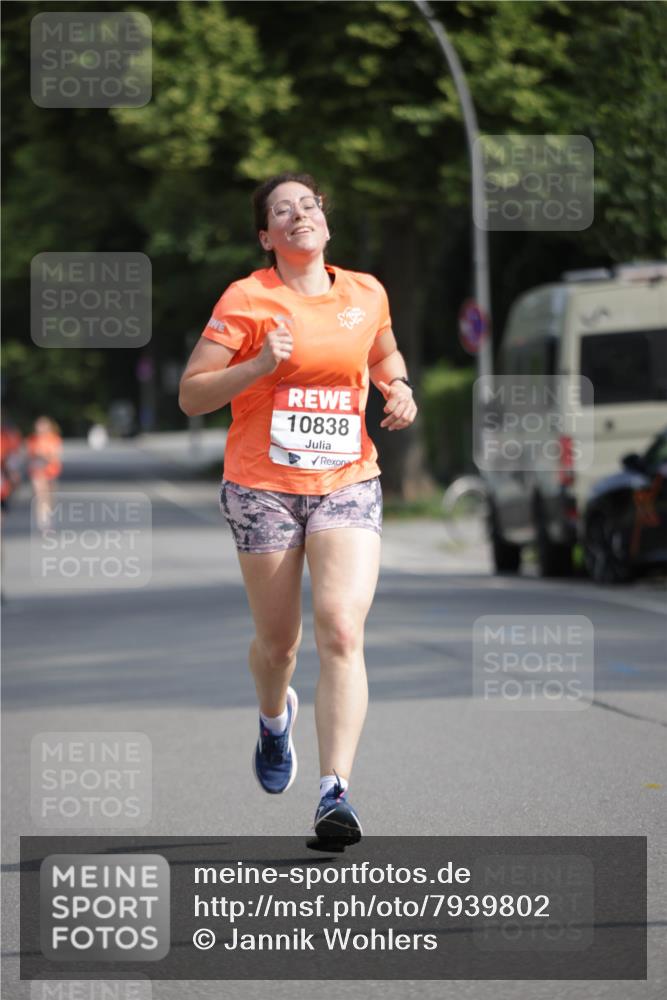 15.06.2025 - REWE Women's Run Jannik Wohlers http://msf.ph/oto/7939802 15.06.2025 08:44:59 Laufen 10838 meine-sportfotos.de