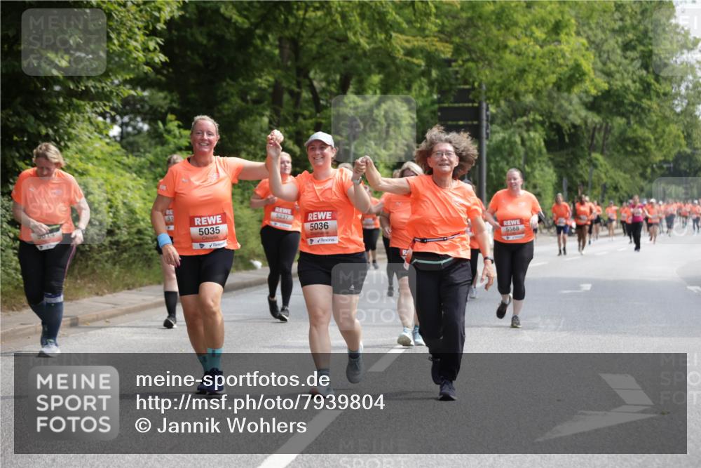 15.06.2025 - REWE Women's Run Jannik Wohlers http://msf.ph/oto/7939804 15.06.2025 10:14:50 Laufen 51, 5014, 5035, 5237, 5036, 5588 meine-sportfotos.de