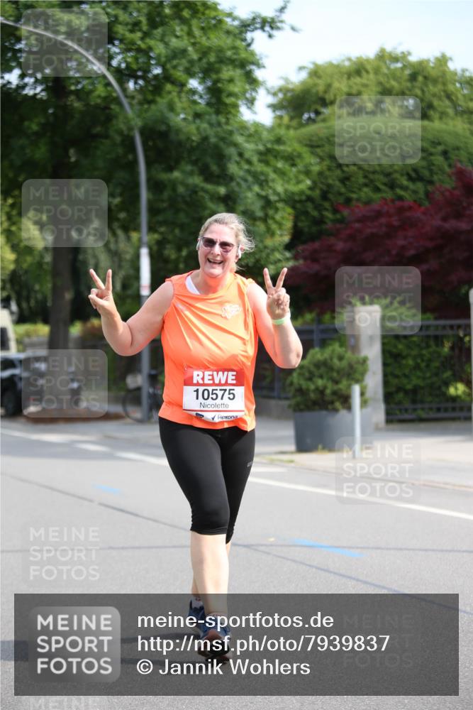 15.06.2025 - REWE Women's Run Jannik Wohlers http://msf.ph/oto/7939837 15.06.2025 09:57:52 Laufen 10575 meine-sportfotos.de
