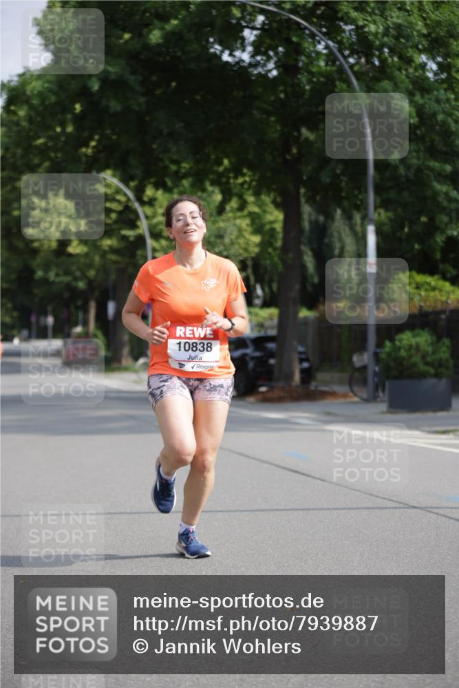 15.06.2025 - REWE Women's Run Jannik Wohlers http://msf.ph/oto/7939887 15.06.2025 08:45:01 Laufen 10838 meine-sportfotos.de