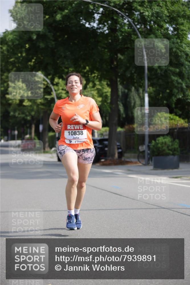 15.06.2025 - REWE Women's Run Jannik Wohlers http://msf.ph/oto/7939891 15.06.2025 08:45:01 Laufen 10838 meine-sportfotos.de