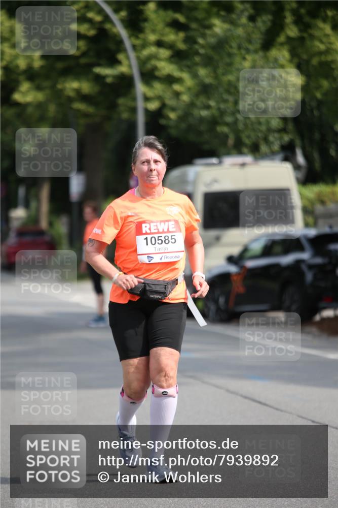 15.06.2025 - REWE Women's Run Jannik Wohlers http://msf.ph/oto/7939892 15.06.2025 09:57:55 Laufen 10585 meine-sportfotos.de