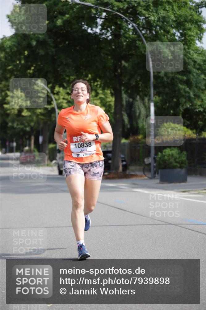 15.06.2025 - REWE Women's Run Jannik Wohlers http://msf.ph/oto/7939898 15.06.2025 08:45:01 Laufen 10838 meine-sportfotos.de