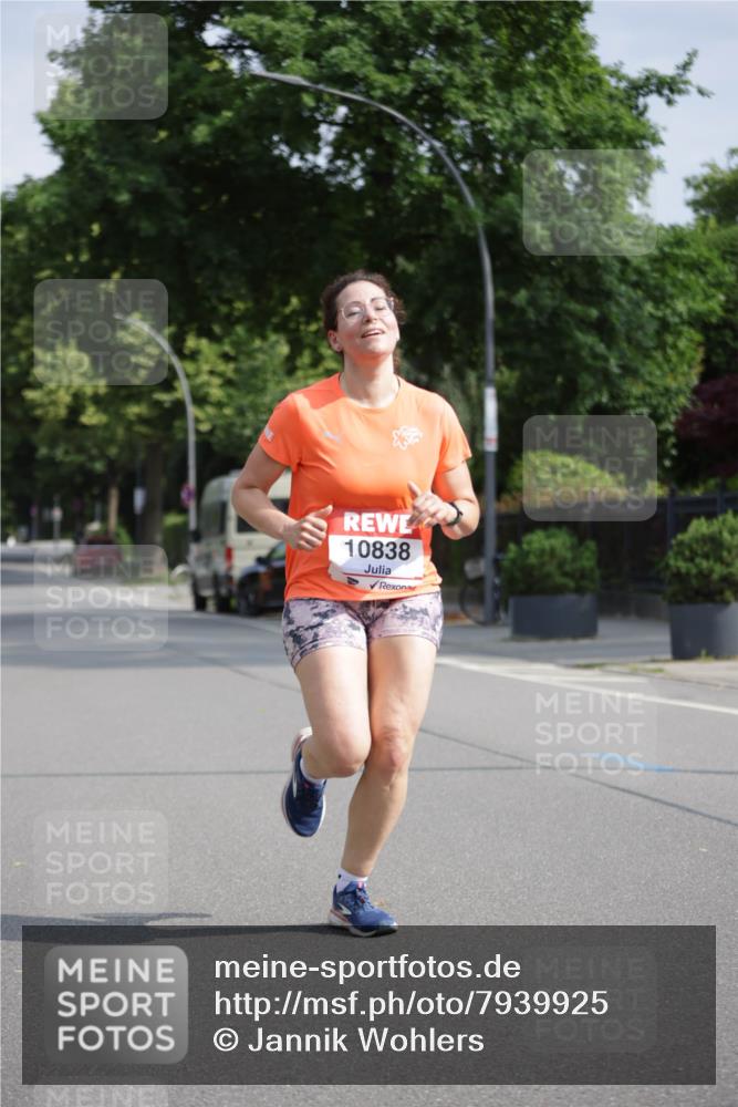 15.06.2025 - REWE Women's Run Jannik Wohlers http://msf.ph/oto/7939925 15.06.2025 08:45:02 Laufen 10838 meine-sportfotos.de