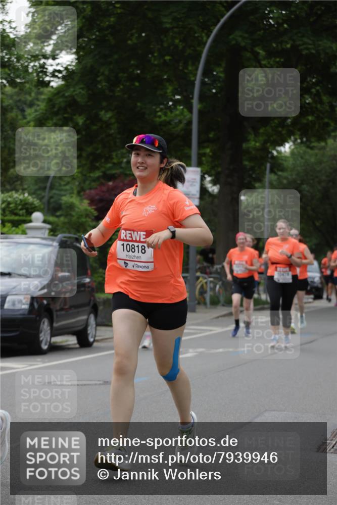 15.06.2025 - REWE Women's Run Jannik Wohlers http://msf.ph/oto/7939946 15.06.2025 08:27:37 Laufen 10818 meine-sportfotos.de