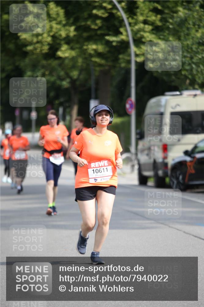 15.06.2025 - REWE Women's Run Jannik Wohlers http://msf.ph/oto/7940022 15.06.2025 09:58:01 Laufen 10611 meine-sportfotos.de