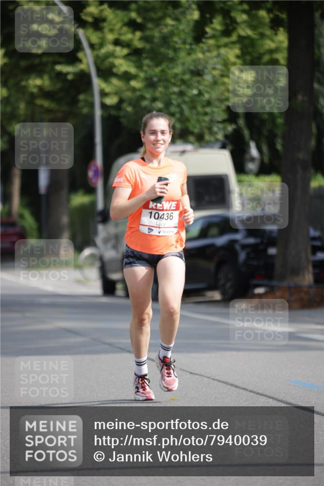 15.06.2025 - REWE Women's Run Jannik Wohlers http://msf.ph/oto/7940039 15.06.2025 08:45:17 Laufen 10436 meine-sportfotos.de
