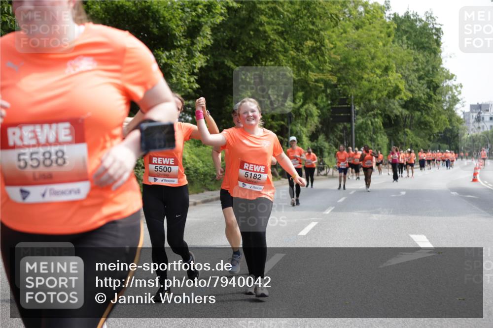 15.06.2025 - REWE Women's Run Jannik Wohlers http://msf.ph/oto/7940042 15.06.2025 10:14:58 Laufen 5588, 5500, 5182 meine-sportfotos.de