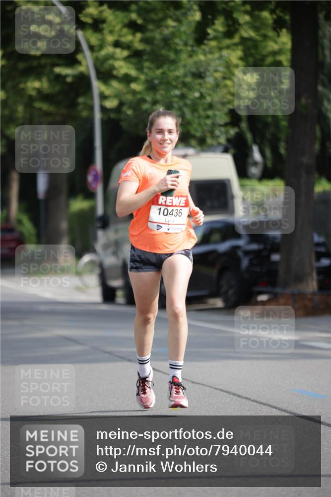 15.06.2025 - REWE Women's Run Jannik Wohlers http://msf.ph/oto/7940044 15.06.2025 08:45:17 Laufen 10436 meine-sportfotos.de