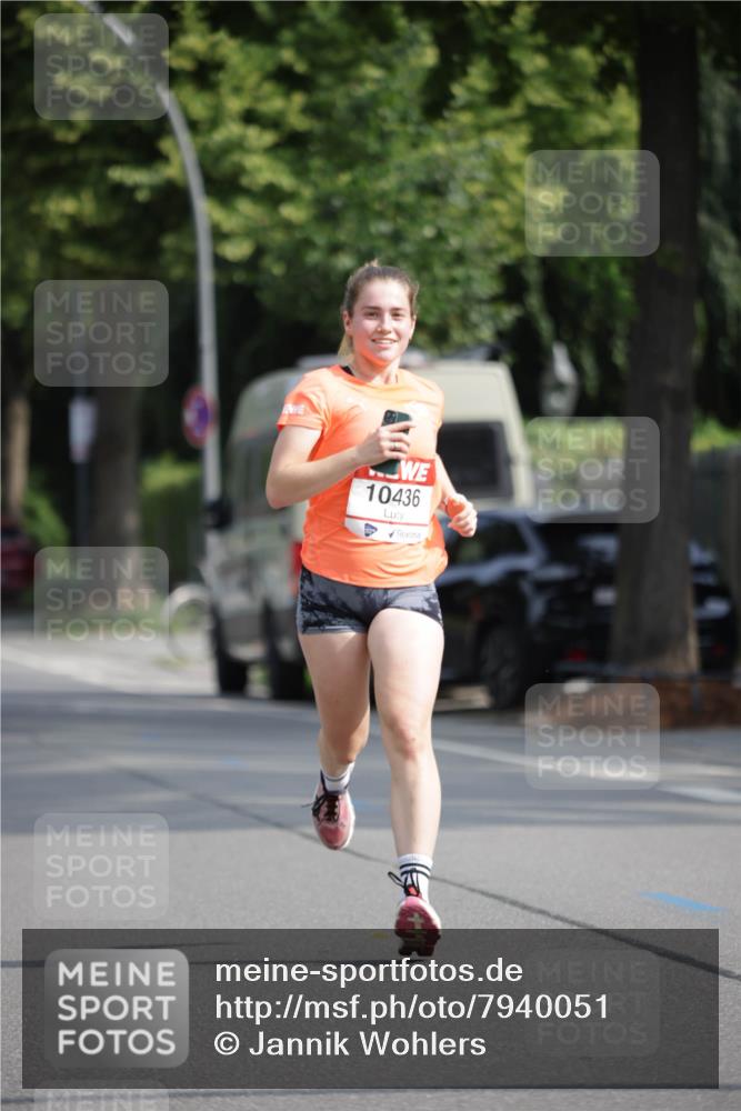 15.06.2025 - REWE Women's Run Jannik Wohlers http://msf.ph/oto/7940051 15.06.2025 08:45:17 Laufen 10436 meine-sportfotos.de