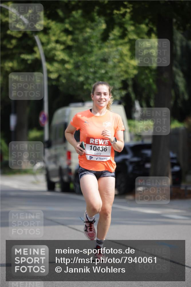 15.06.2025 - REWE Women's Run Jannik Wohlers http://msf.ph/oto/7940061 15.06.2025 08:45:17 Laufen 10436 meine-sportfotos.de