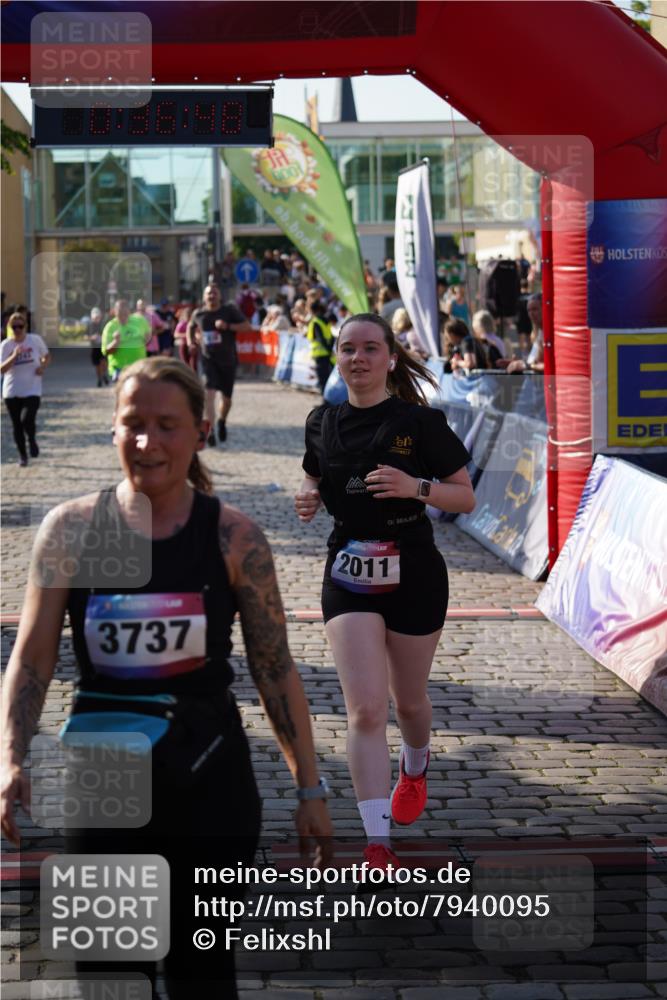 13.06.2025 - Holstenköstenlauf Felixshl http://msf.ph/oto/7940095 13.06.2025 18:06:49 Laufen 2011, 2638, 2743, 3286, 3737 meine-sportfotos.de