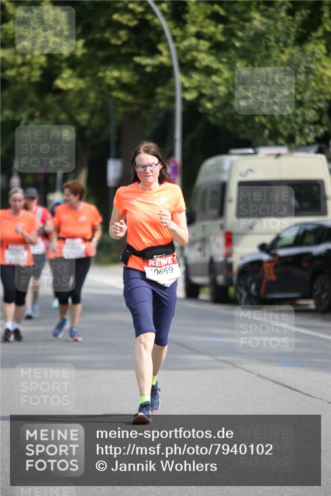 15.06.2025 - REWE Women's Run Jannik Wohlers http://msf.ph/oto/7940102 15.06.2025 09:58:06 Laufen 6990 meine-sportfotos.de