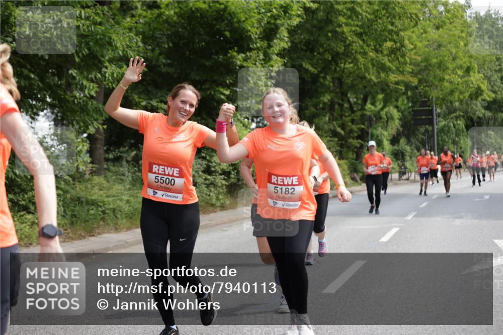 15.06.2025 - REWE Women's Run Jannik Wohlers http://msf.ph/oto/7940113 15.06.2025 10:14:59 Laufen 3, 5500, 5182 meine-sportfotos.de