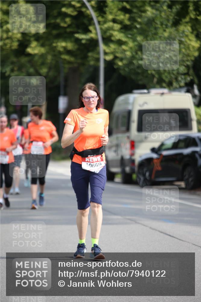 15.06.2025 - REWE Women's Run Jannik Wohlers http://msf.ph/oto/7940122 15.06.2025 09:58:06 Laufen 10669 meine-sportfotos.de