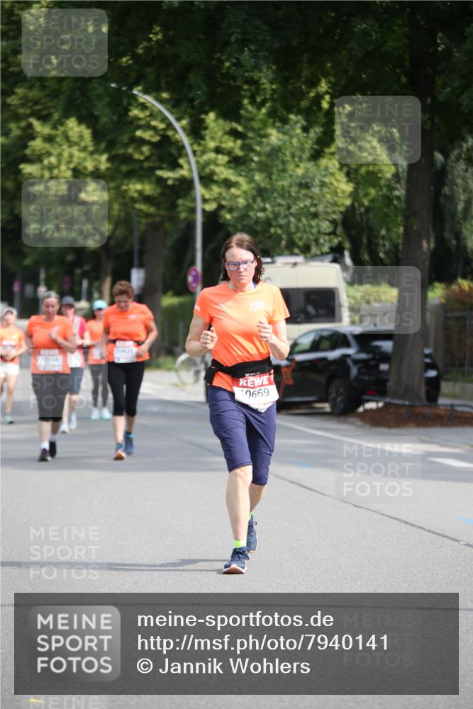 15.06.2025 - REWE Women's Run Jannik Wohlers http://msf.ph/oto/7940141 15.06.2025 09:58:07 Laufen 10669 meine-sportfotos.de