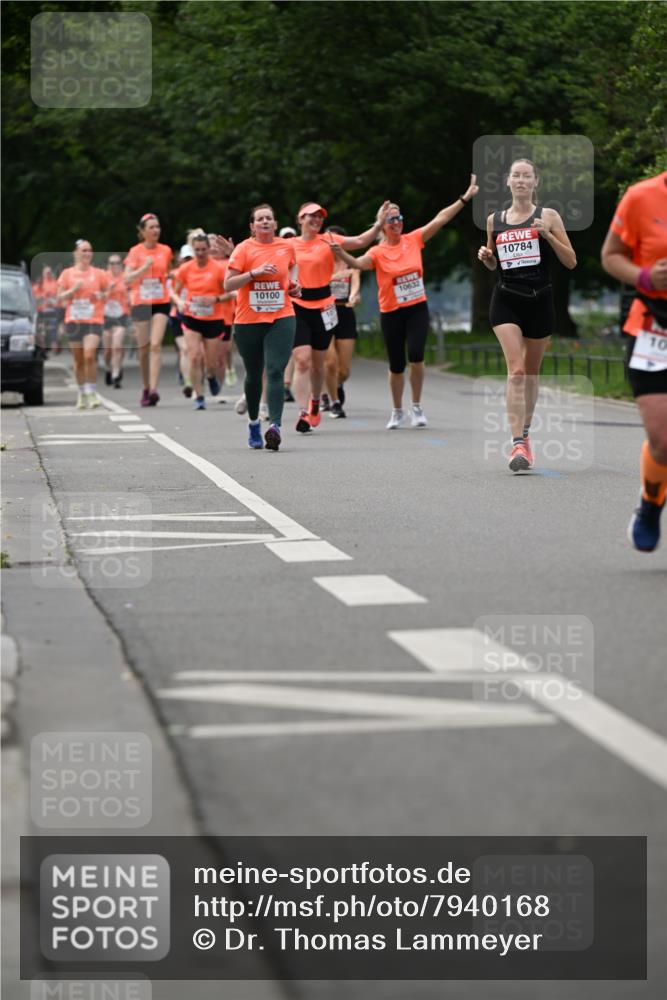 15.06.2025 - REWE Women's Run Dr. Thomas Lammeyer http://msf.ph/oto/7940168 15.06.2025 09:20:50 Laufen 10100, 10632, 10784, 10 meine-sportfotos.de