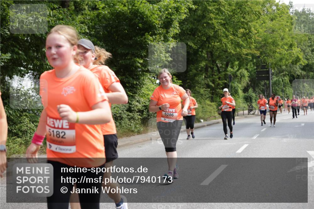 15.06.2025 - REWE Women's Run Jannik Wohlers http://msf.ph/oto/7940173 15.06.2025 10:15:00 Laufen 5182, 5286 meine-sportfotos.de