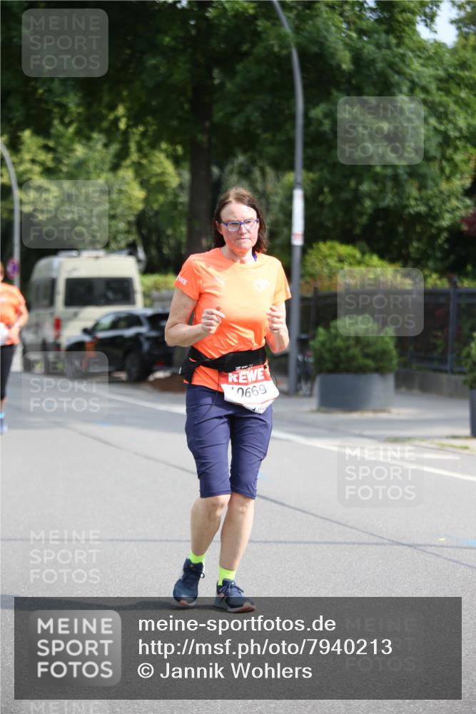 15.06.2025 - REWE Women's Run Jannik Wohlers http://msf.ph/oto/7940213 15.06.2025 09:58:09 Laufen 10669 meine-sportfotos.de