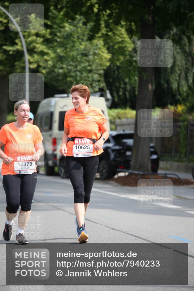 15.06.2025 - REWE Women's Run Jannik Wohlers http://msf.ph/oto/7940233 15.06.2025 09:58:11 Laufen 10378, 10625 meine-sportfotos.de