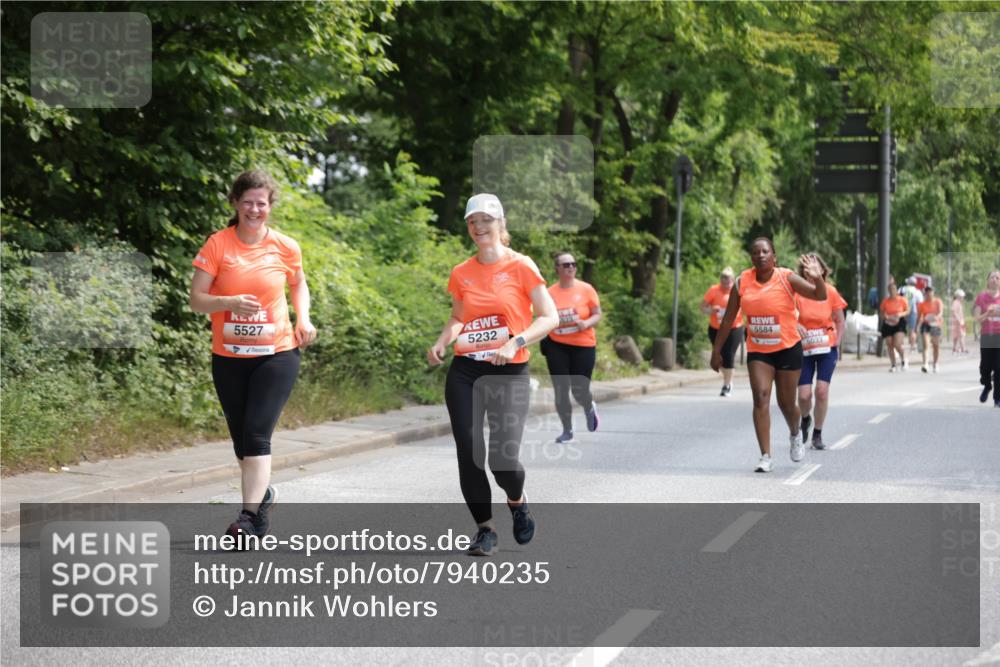15.06.2025 - REWE Women's Run Jannik Wohlers http://msf.ph/oto/7940235 15.06.2025 10:15:03 Laufen 5527, 5232, 5584, 6033 meine-sportfotos.de