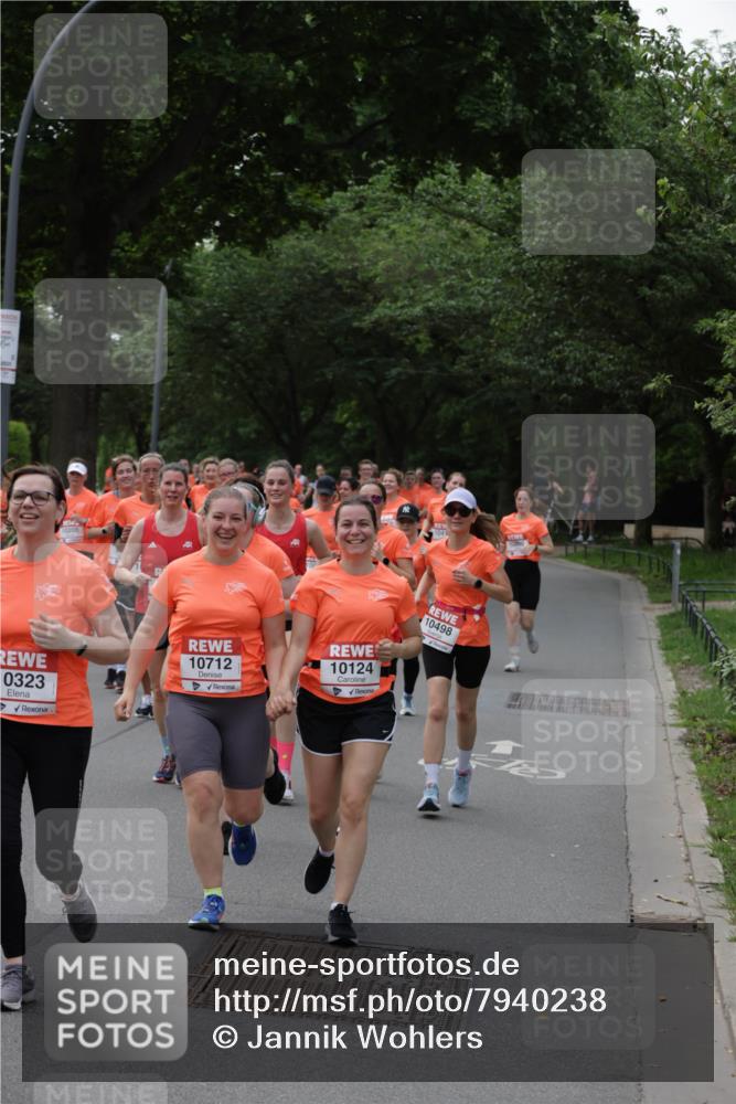 15.06.2025 - REWE Women's Run Jannik Wohlers http://msf.ph/oto/7940238 15.06.2025 08:27:50 Laufen 0323, 10712, 10124, 10498 meine-sportfotos.de