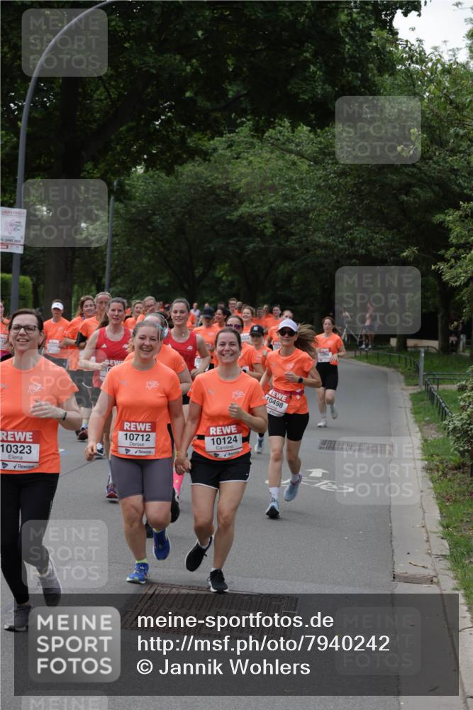15.06.2025 - REWE Women's Run Jannik Wohlers http://msf.ph/oto/7940242 15.06.2025 08:27:50 Laufen 10323, 10712, 10124, 10498 meine-sportfotos.de