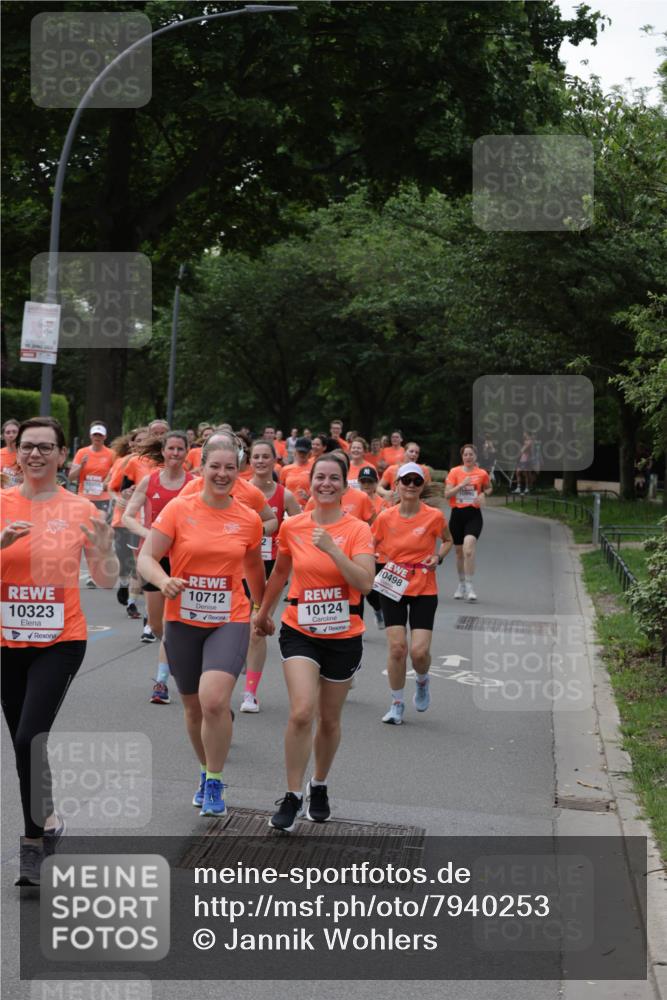 15.06.2025 - REWE Women's Run Jannik Wohlers http://msf.ph/oto/7940253 15.06.2025 08:27:50 Laufen 10323, 10712, 10124, 10498 meine-sportfotos.de