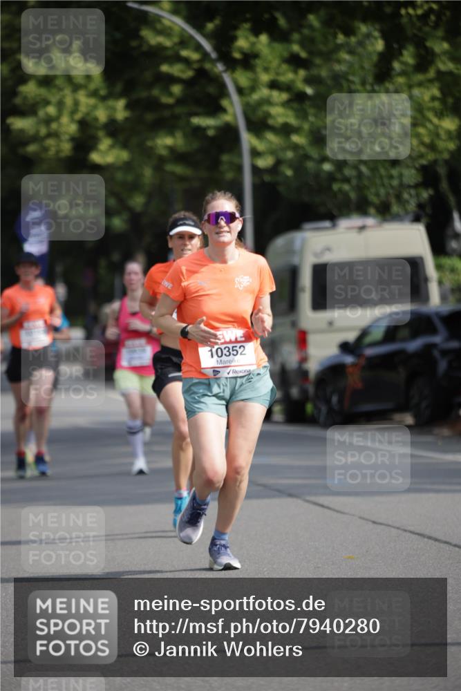 15.06.2025 - REWE Women's Run Jannik Wohlers http://msf.ph/oto/7940280 15.06.2025 08:45:24 Laufen 10352 meine-sportfotos.de